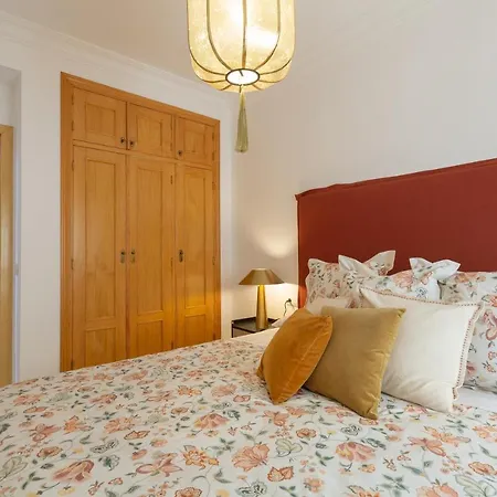 Balcon De Picasso: Bright With Incredible Views Apartment
