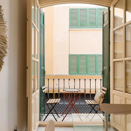 Balcon De Picasso: Bright With Incredible Views