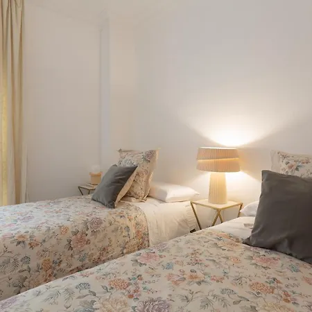 Balcon De Picasso: Bright With Incredible Views Apartment